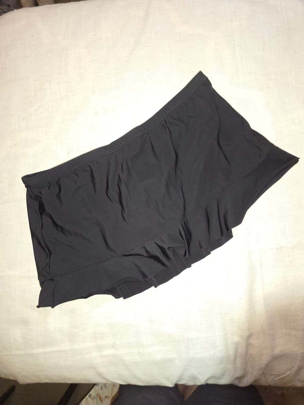 Aqua Green Brand, Ruffle Swim Skirt Size X-Large Black
